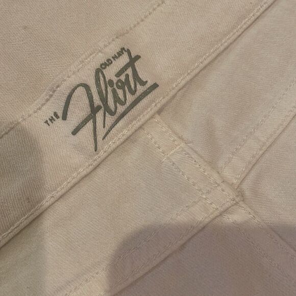The Flirt Old Navy White Jeans - 12 - Excellent Condition - Picture 5 of 6